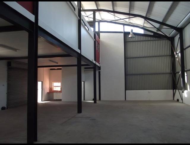 507M² WAREHOUSE RENTED IN CAPRICORN